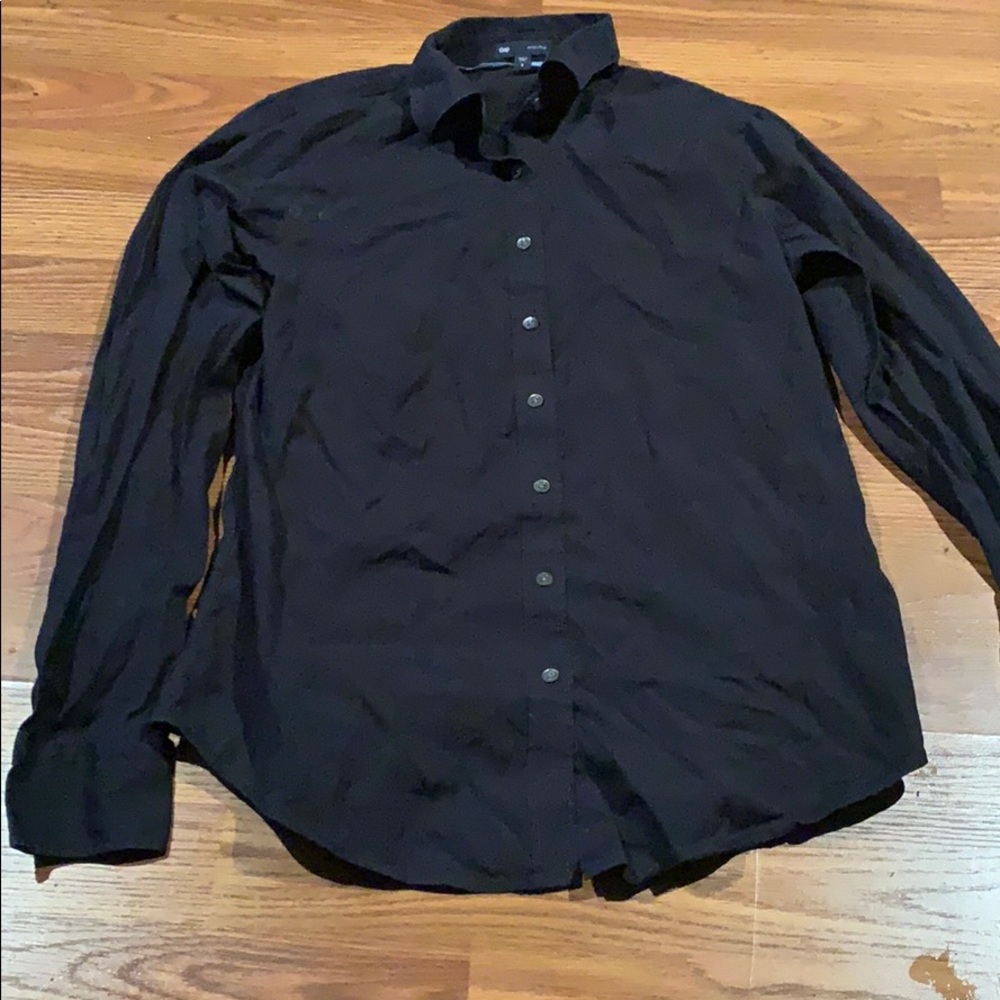 Black shirt
